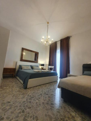 2 Stanze private in appartamento con 1 bagno privato e balcone comunicante - 4 o 5 posti letto